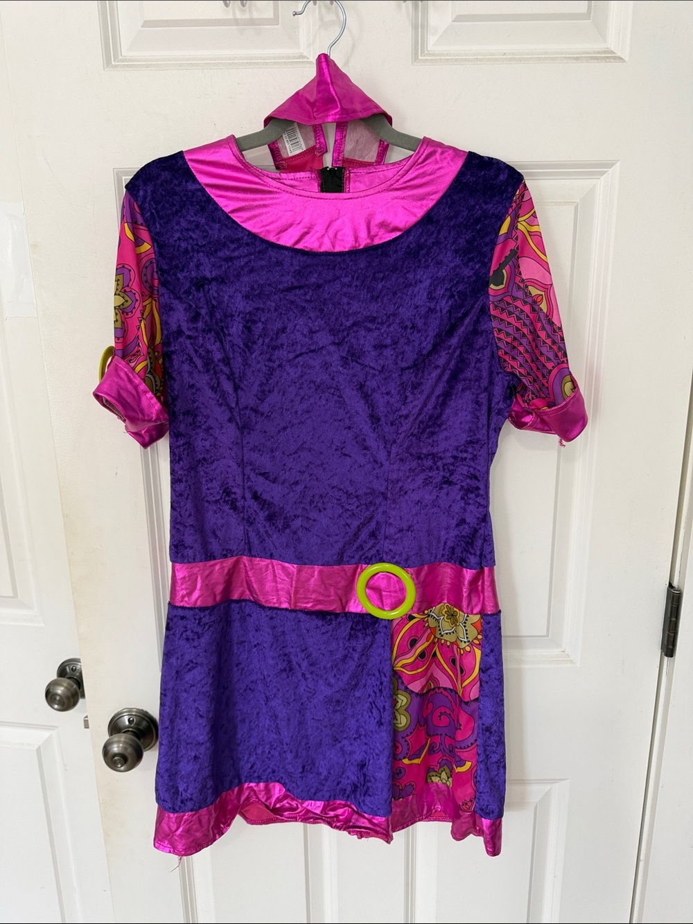Daphne style women’s 70s hippie dress costume size large purple headband